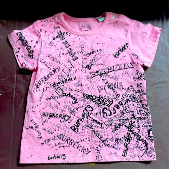 NWT Burberry pink ss T-shirt, button at each shoulder and partial print on back - Picture 1 of 6